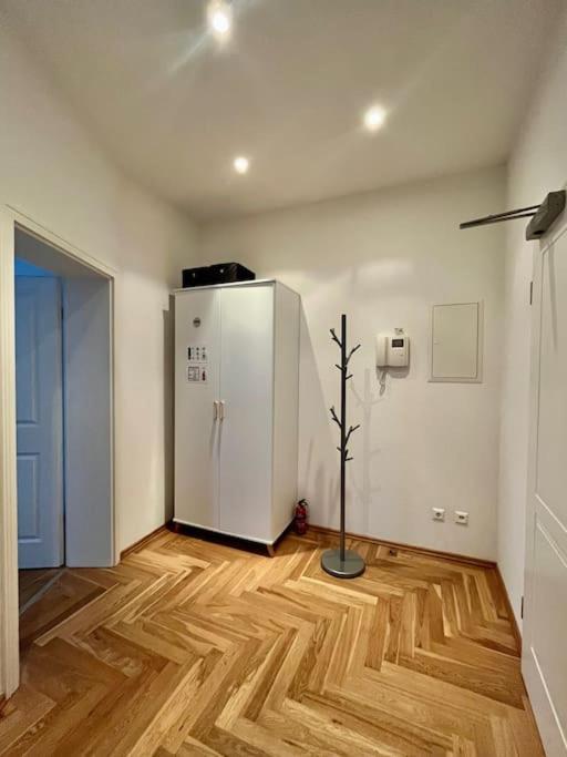 Apartment Firstclass 2r_apartment In