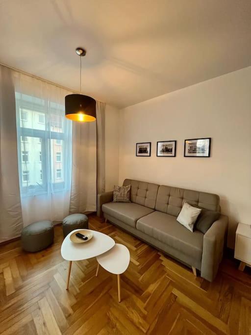 Firstclass 2r_apartment In Leipzig
