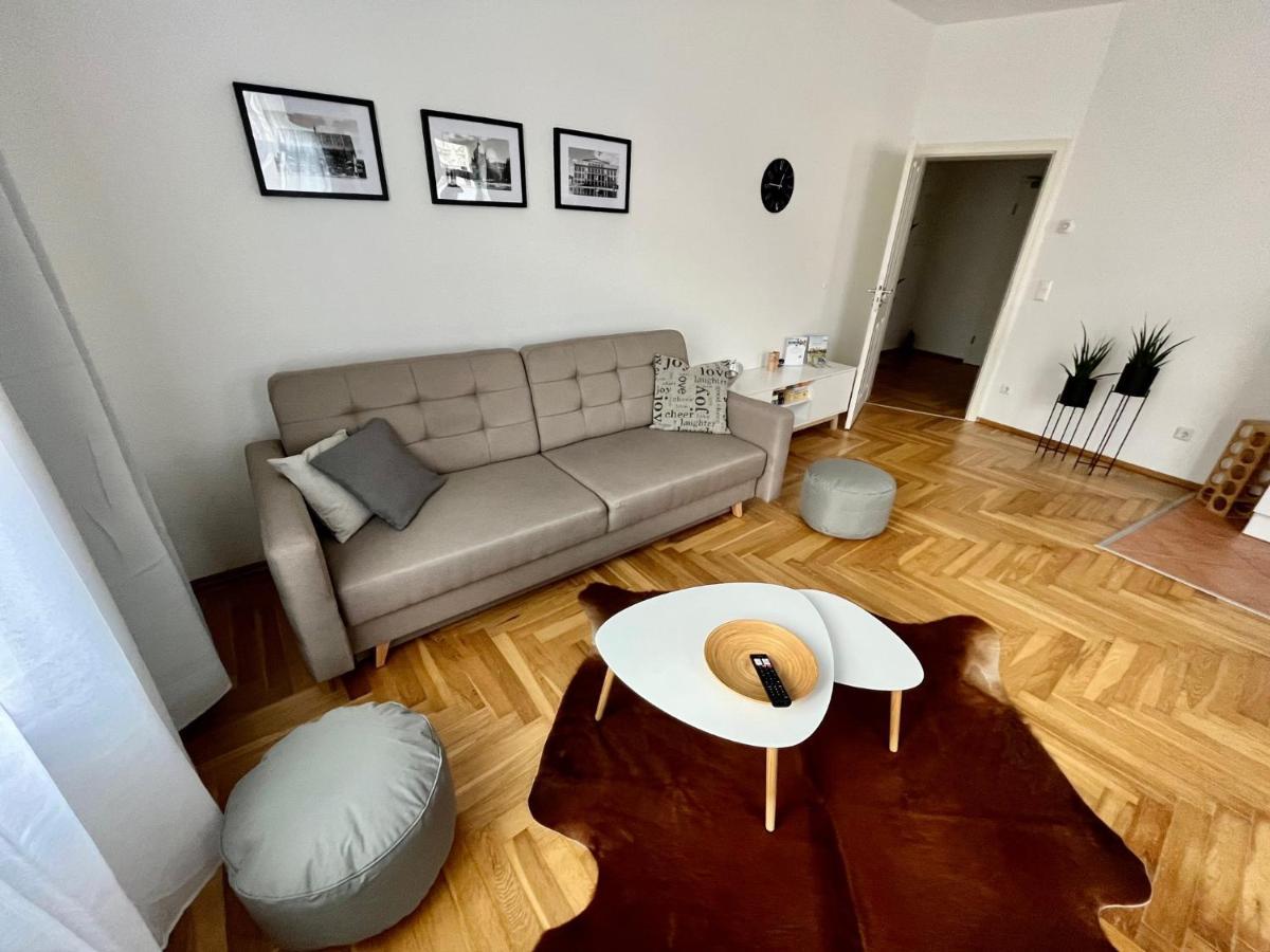 Firstclass 2r_apartment In Apartment